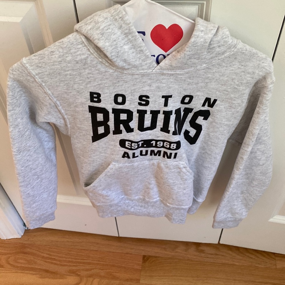 Boston Bruin Alumni sweatshirt